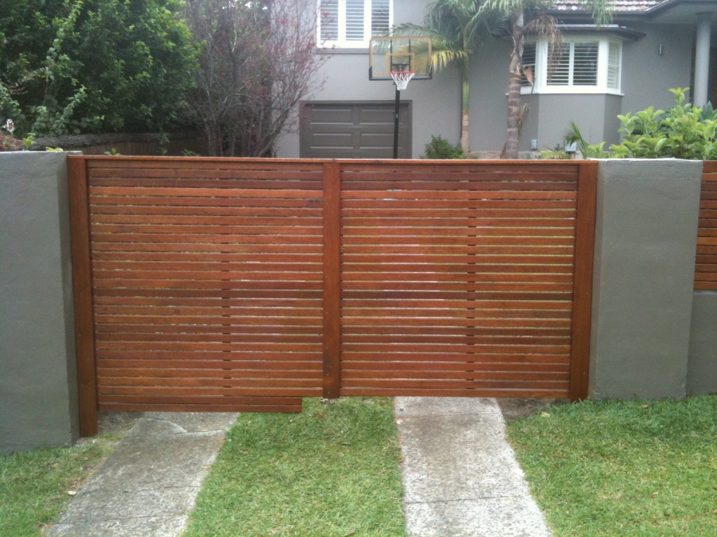 Slat Privacy Screens & Fences - Farr Fencing