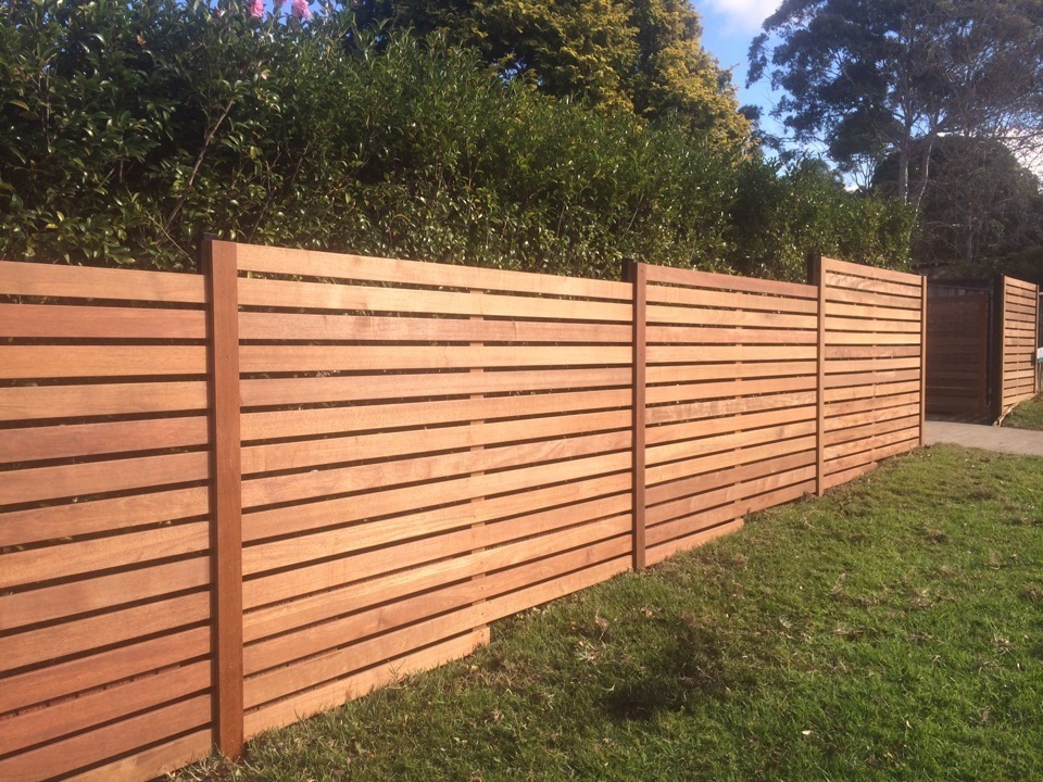 frenches forrest harwood slat stepped - Farr Fencing